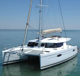Catamaran FOUNTAINE PAJOT HELIA 44