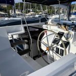 Catamaran Fountaine Pajot Astrea 42 – Poste de barre extérieur