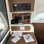 Catamaran Lagoon 380 – Table à cartes